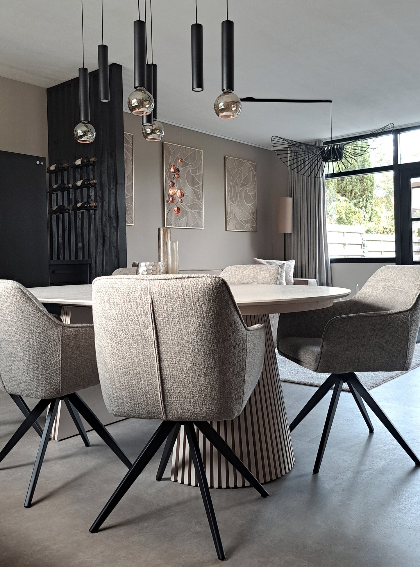 Label F Flo Swivel chair